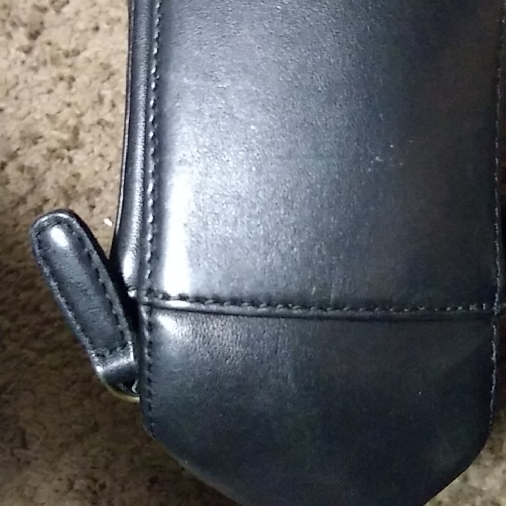 Vintage fossil crossbody bag. - Picture 10 of 17